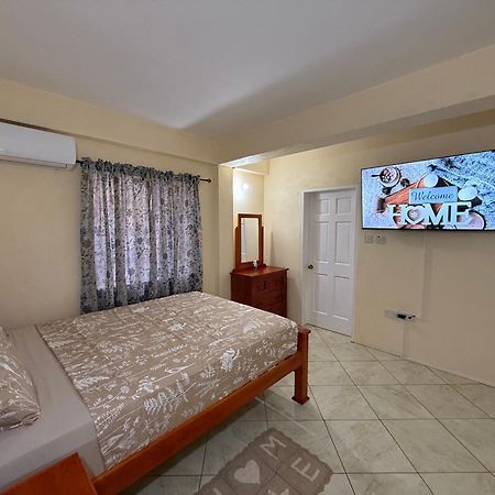 Castle Berry Apartments Кингстаун Екстериор снимка
