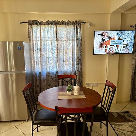 Castle Berry Apartments Кингстаун Екстериор снимка
