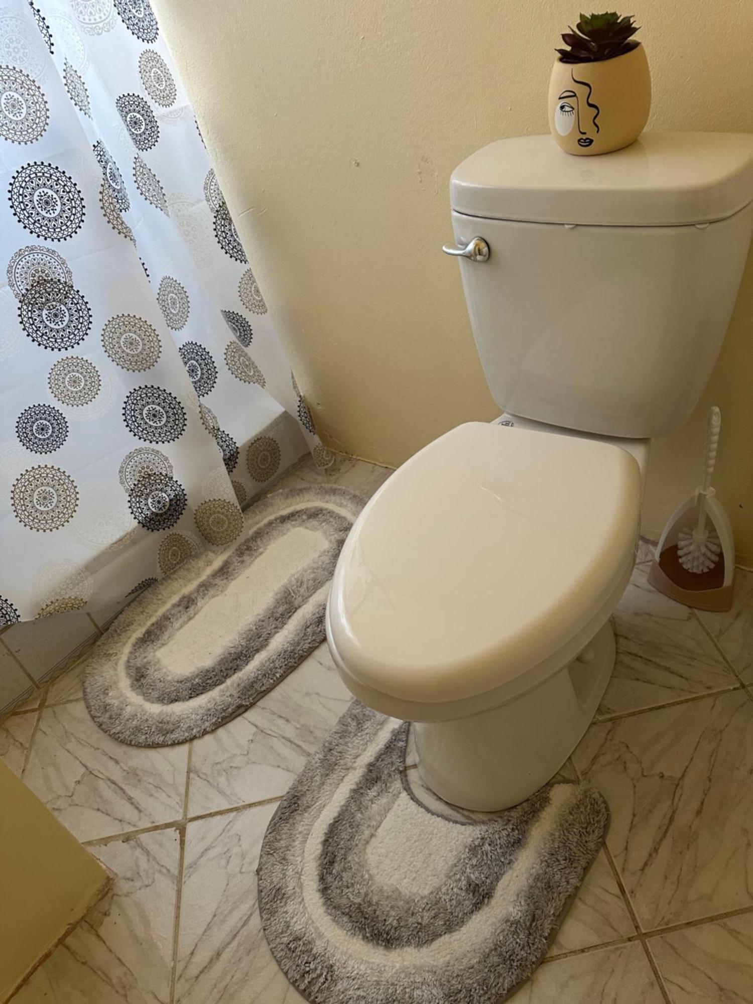 Castle Berry Apartments Кингстаун Екстериор снимка