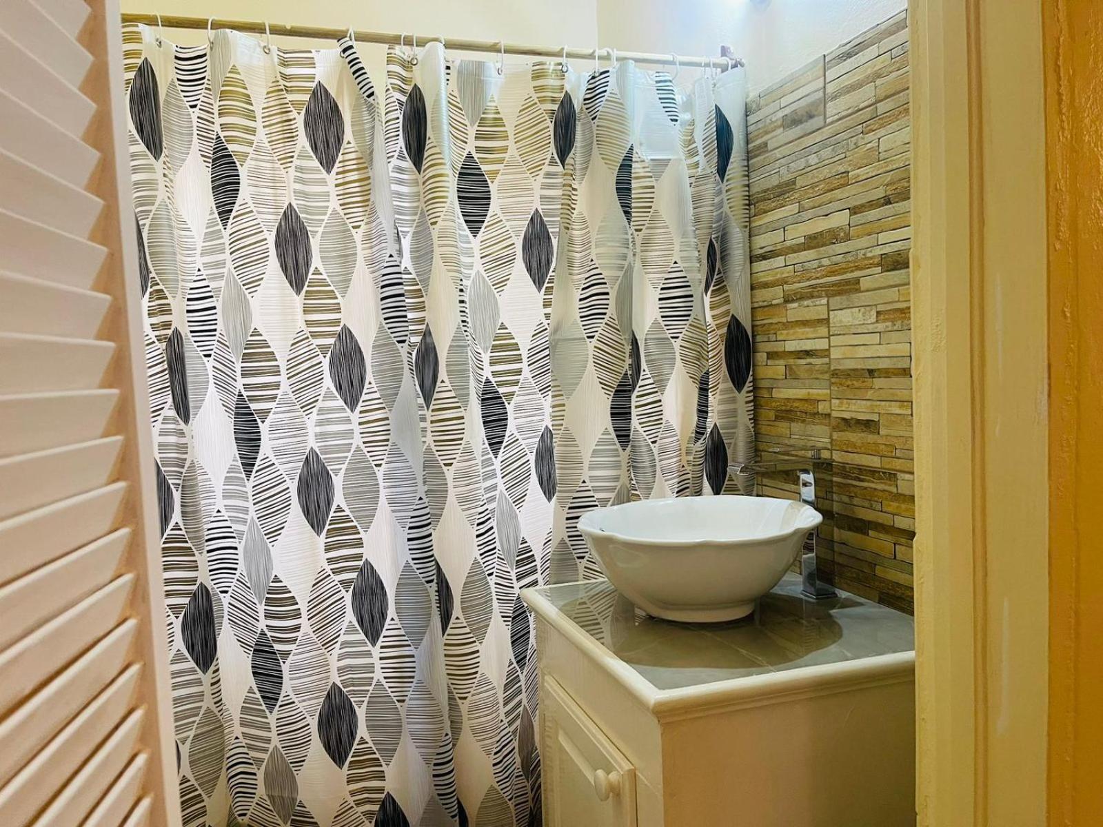 Castle Berry Apartments Кингстаун Екстериор снимка