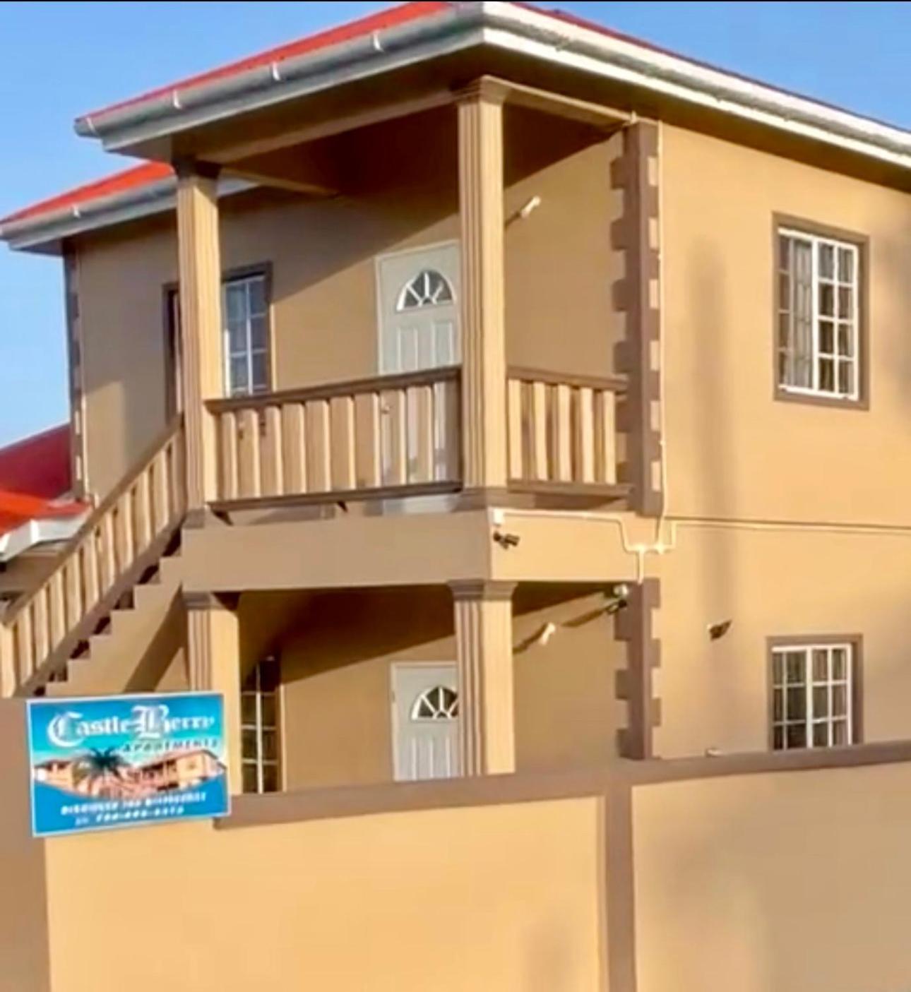 Castle Berry Apartments Кингстаун Екстериор снимка