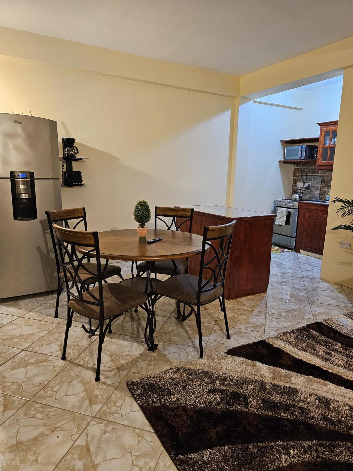 Castle Berry Apartments Кингстаун Екстериор снимка