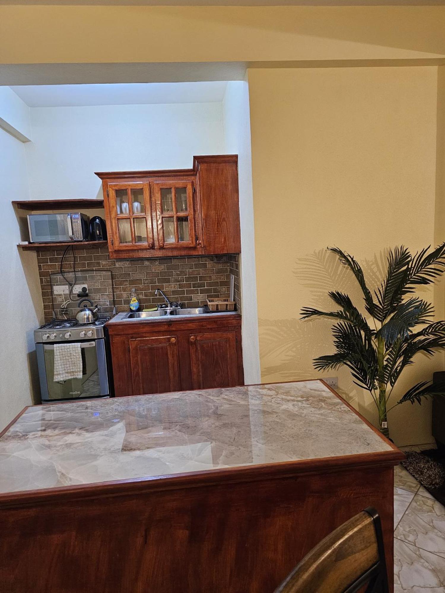 Castle Berry Apartments Кингстаун Екстериор снимка