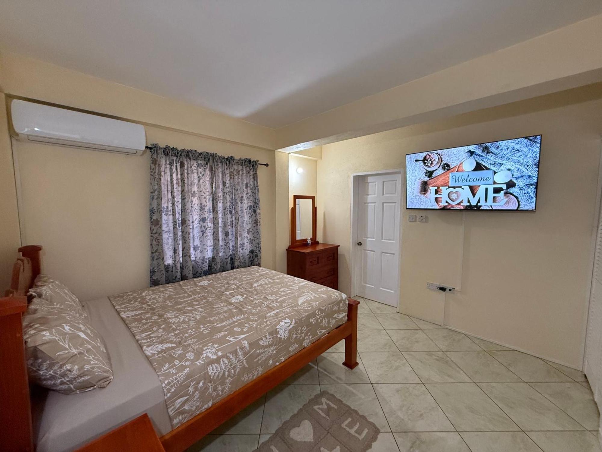 Castle Berry Apartments Кингстаун Екстериор снимка