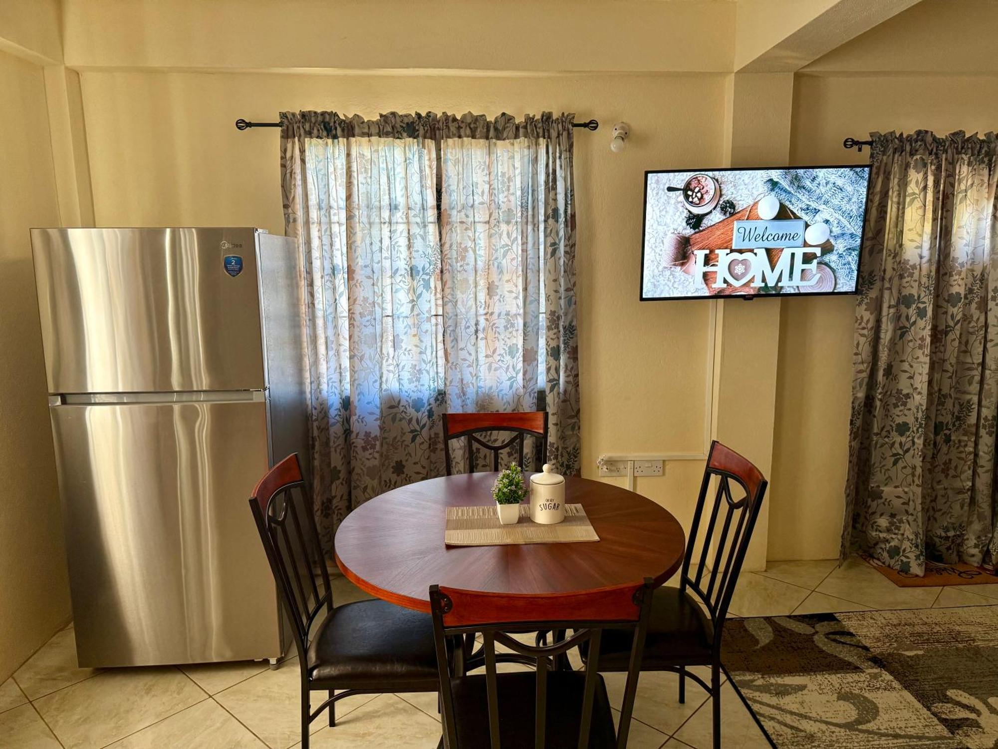 Castle Berry Apartments Кингстаун Екстериор снимка